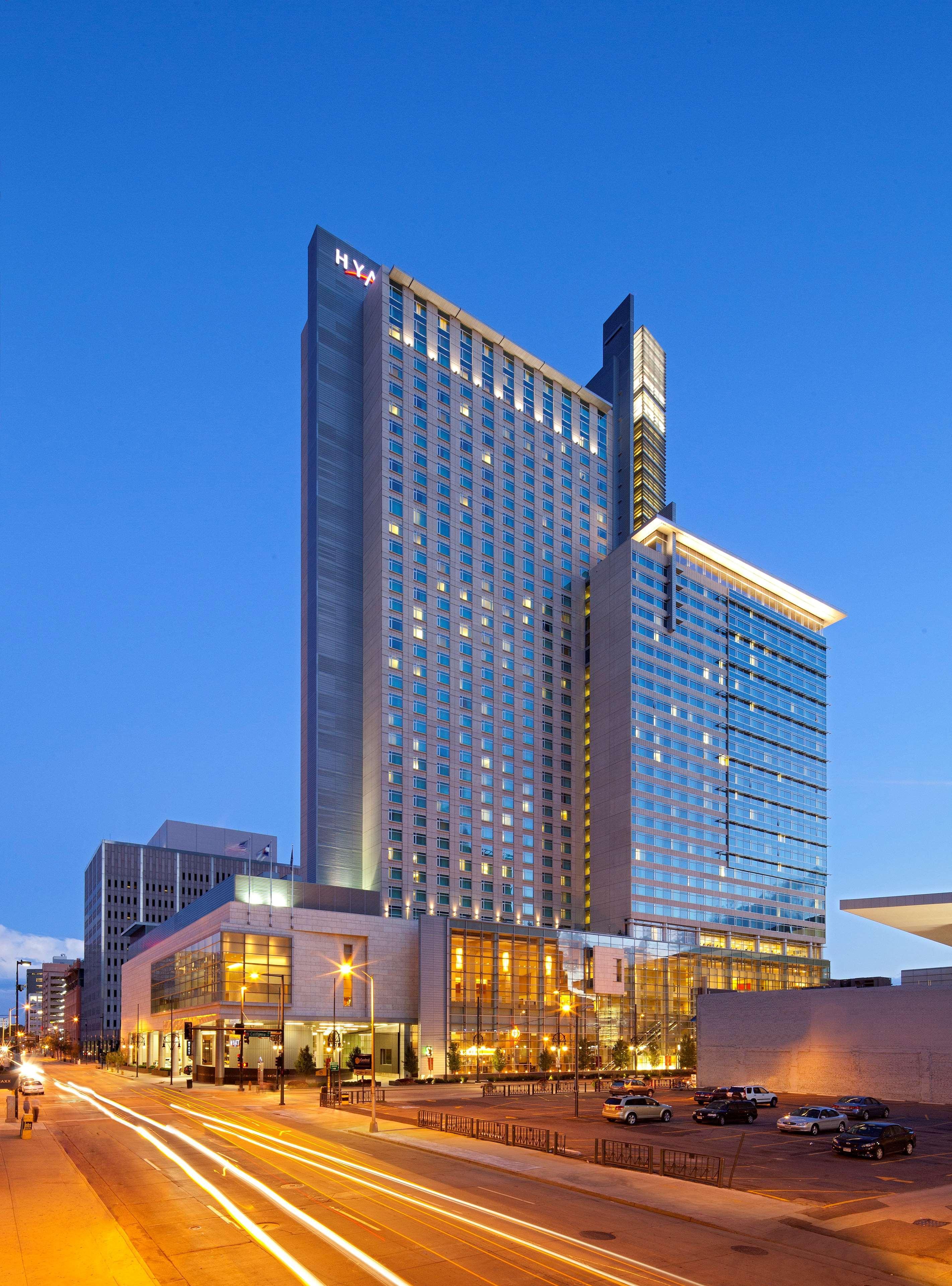 Hampton Inn & Suites Denver-Cherry Creek Exterior photo