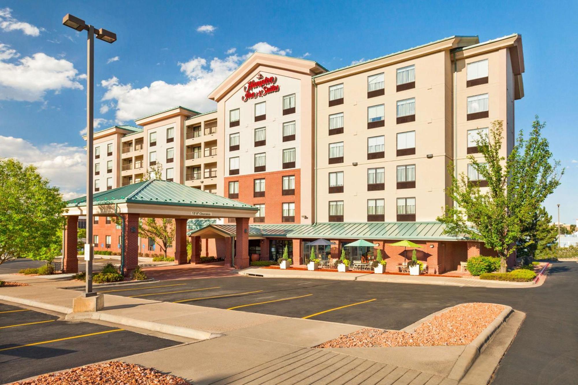 Hampton Inn & Suites Denver-Cherry Creek Exterior photo